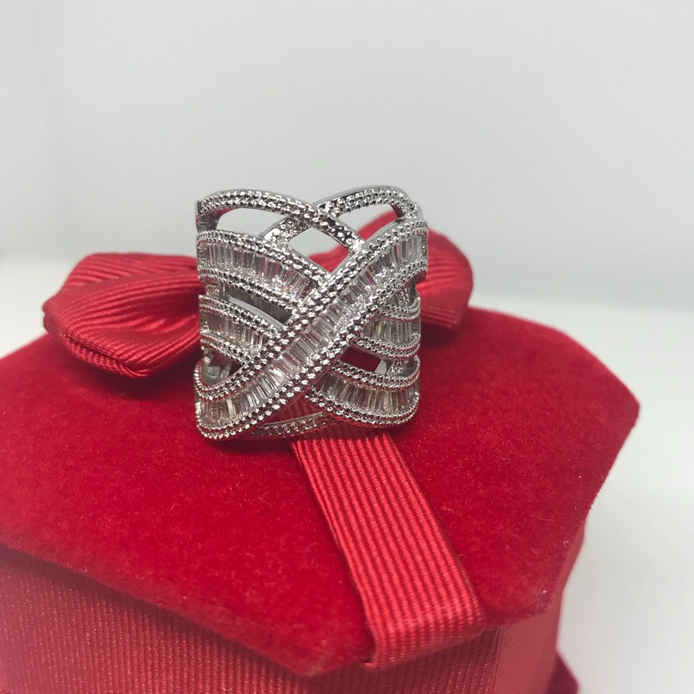 Sterling silver beget criss cross chunky ring